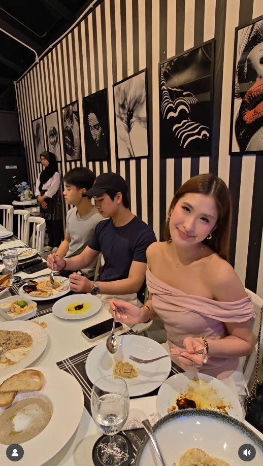 น้องมิย่าบินฝรั่งเศส