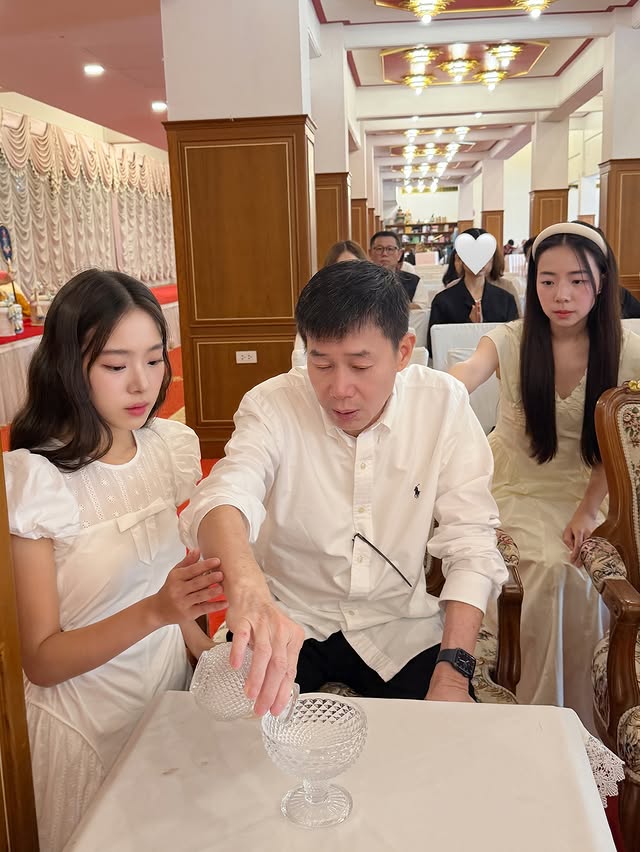 แอฟ เคียงข้าง นนกุล