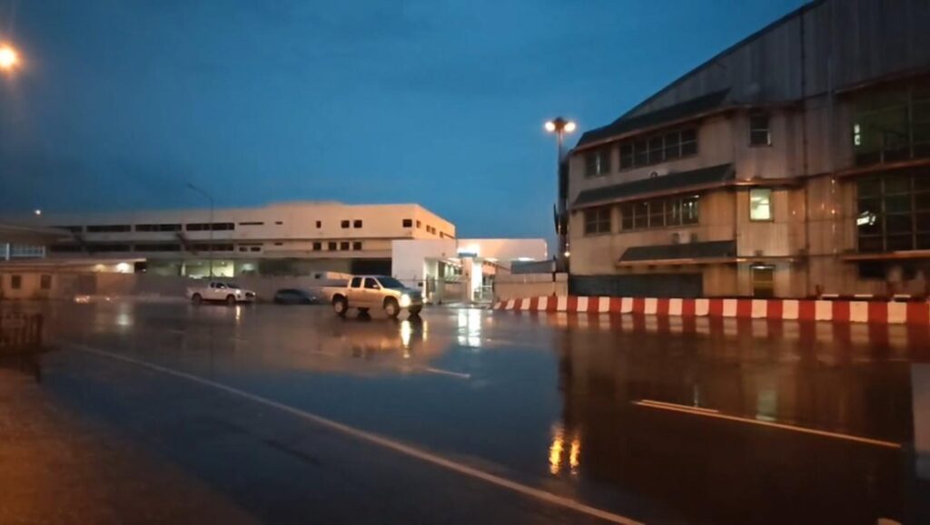 ทักษิณ โผล่ M Jet