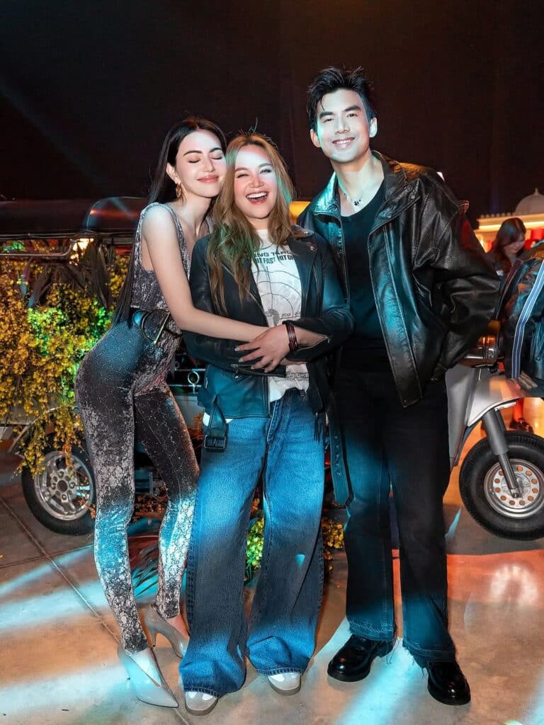 ใหม่ ดาวิกา