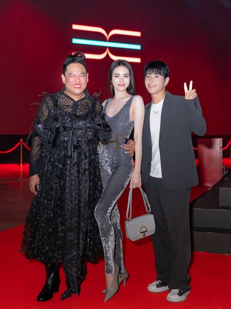 ใหม่ ดาวิกา
