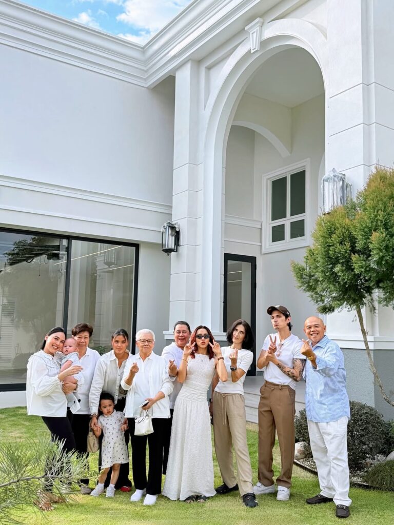 ลิลลี่ ชิน