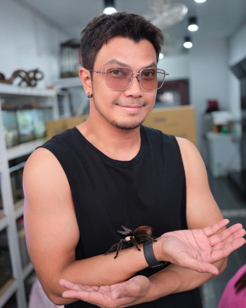 หนุ่ม กะลา
