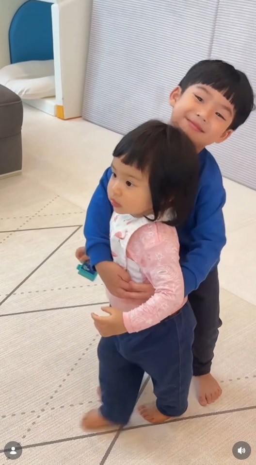 จุ๋ย วรัทยา
