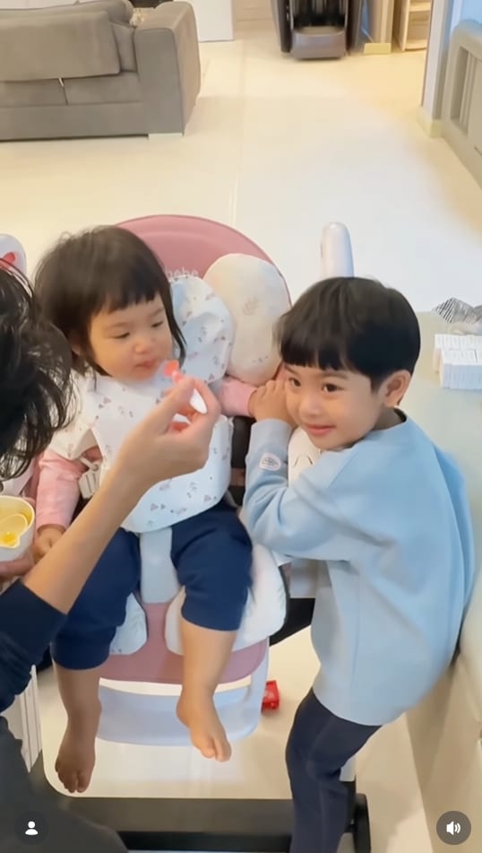 จุ๋ย วรัทยา