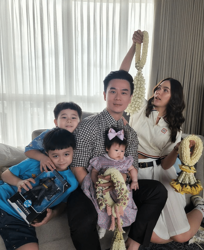 ชมพู่ อารยา