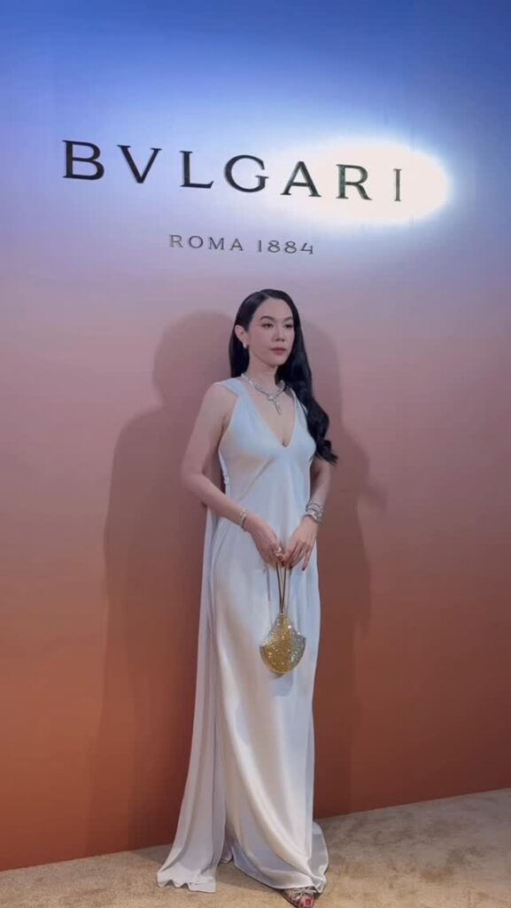 เมย์ เฟื่องอารมย์