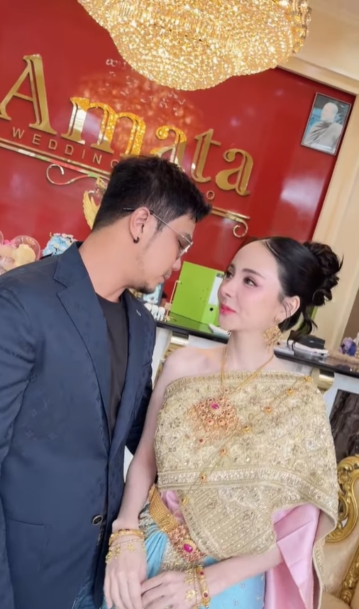 หนุ่ม กะลา