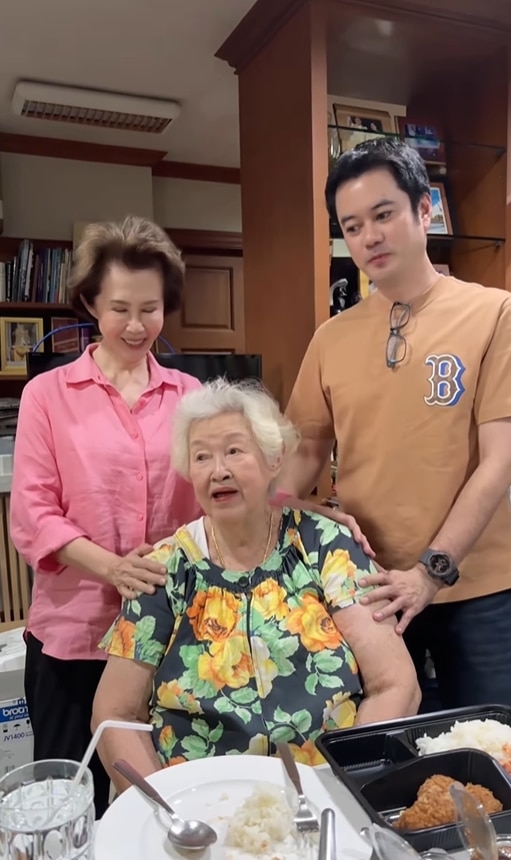 ดวงดาว จารุจินดา
