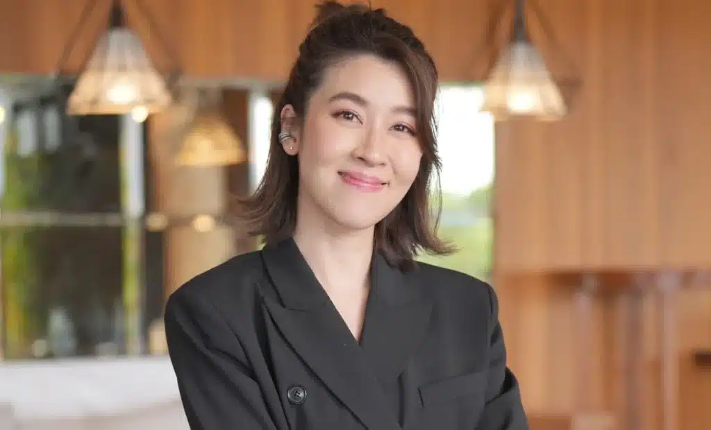 เชียร์ ฑิฆัมพร