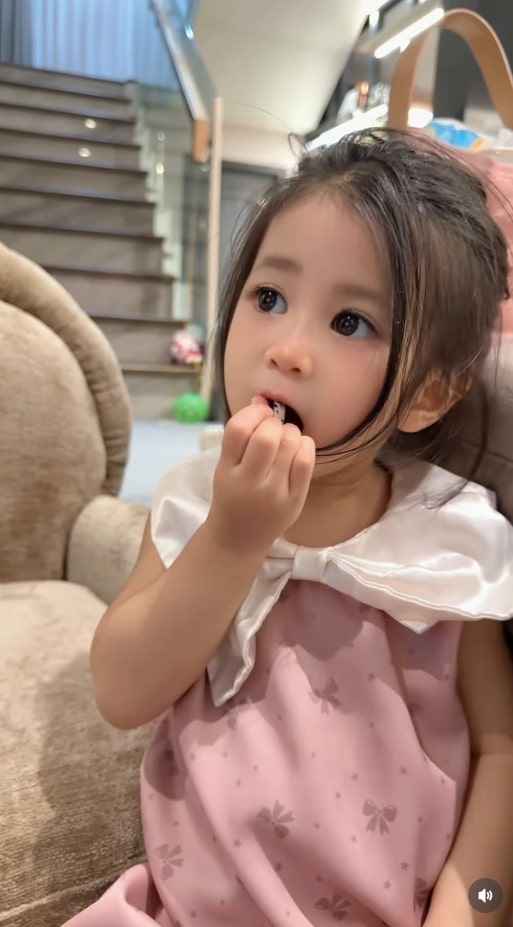 น้องพราวตะวัน