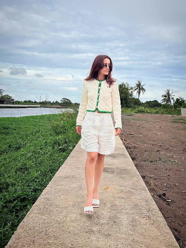 แอน ทองประสม