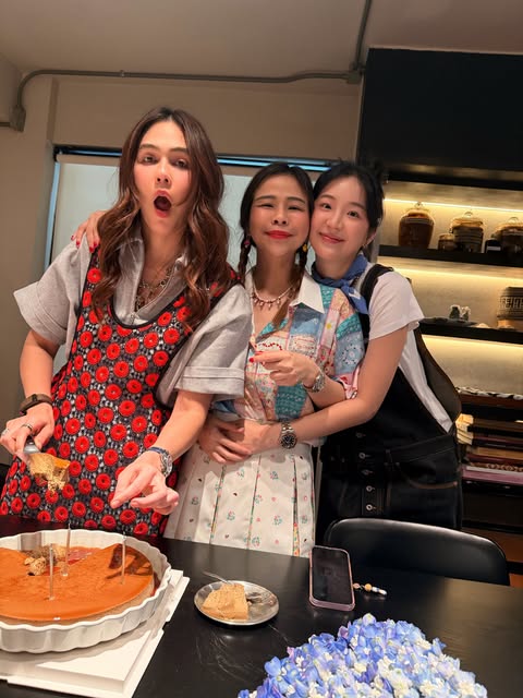 ชมพู่ อารยา