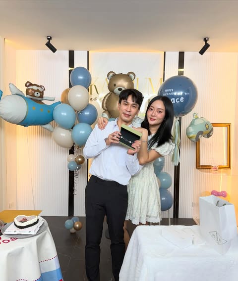 แก้มบุ๋ม
