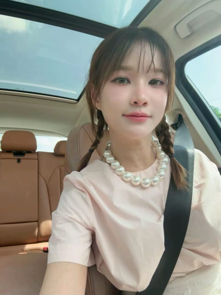 แพรว คณิตกุล