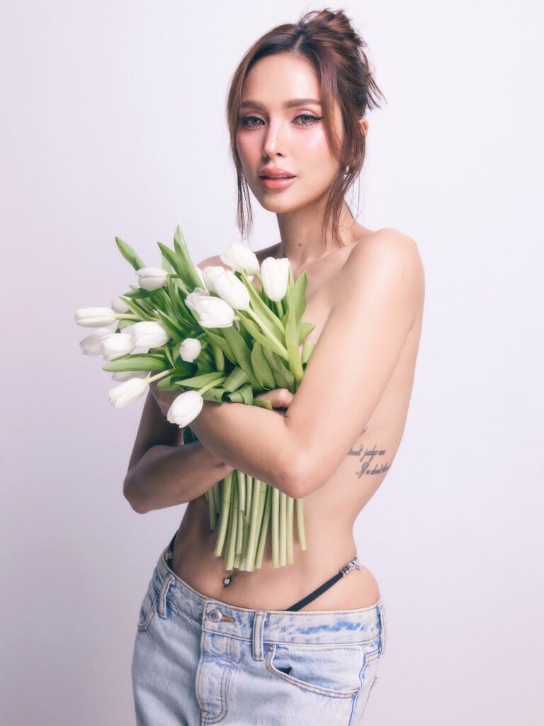 อุ้ม ลักขณา