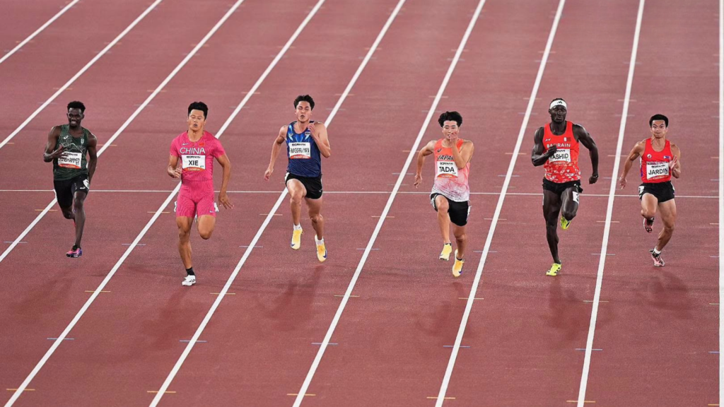 ผลัดผสม 4x100 เมตร