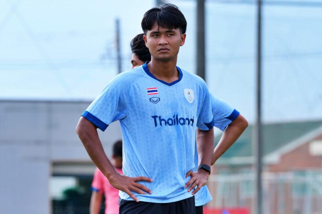 ยศกร บูรพา
