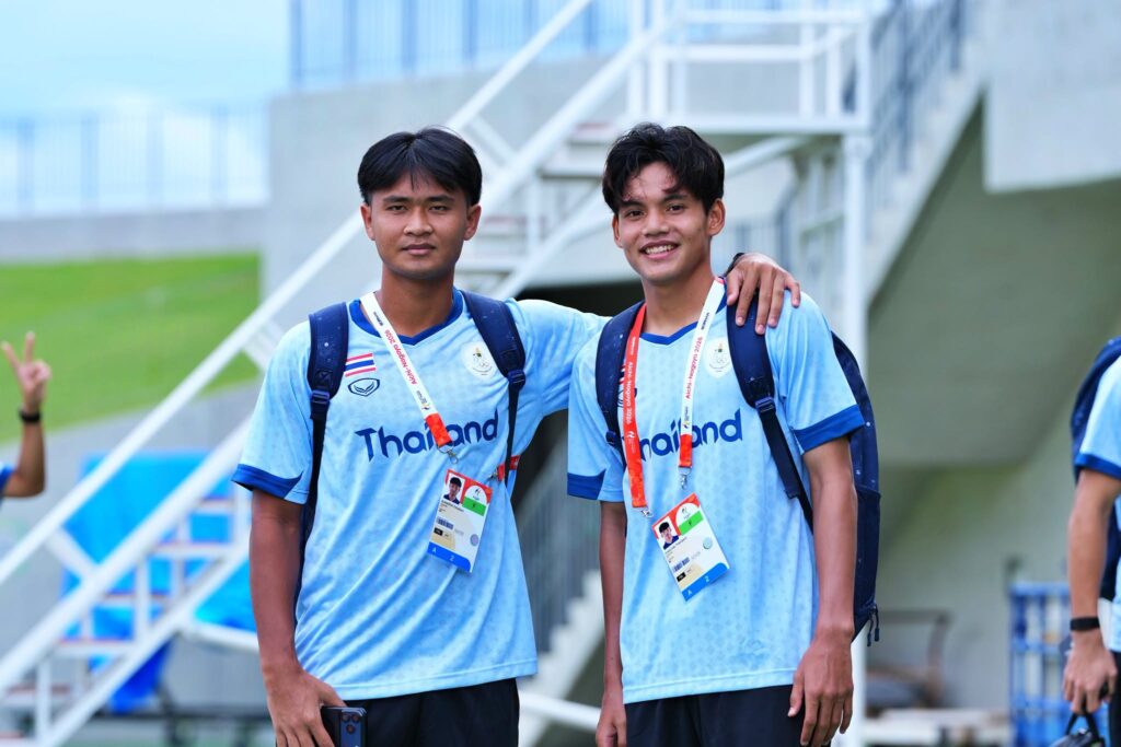 ยศกร บูรพา